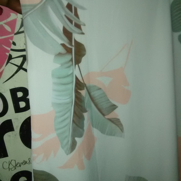 Feather Top - Picture 3 of 4